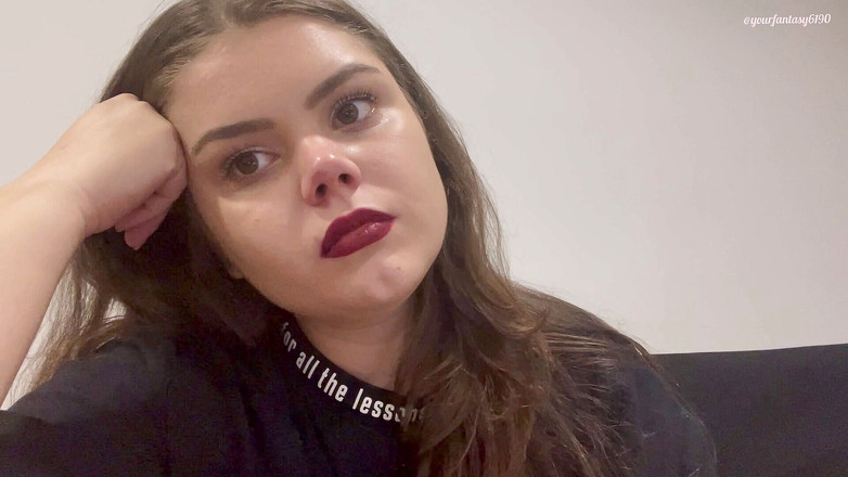 Your fantasy studio: Yawning con rossetto rosso