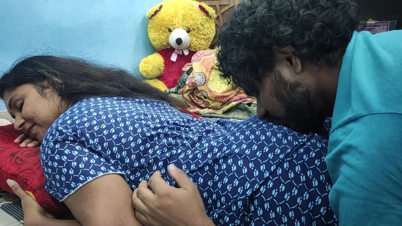 Vaishnavysharunraj: Nighty Ass Romantika s polibkem prsou
