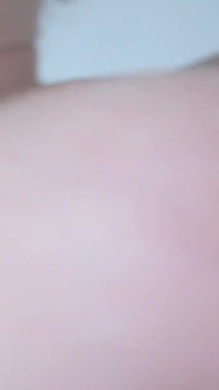 Obří nevlastní sestra najde tvůj úkryt