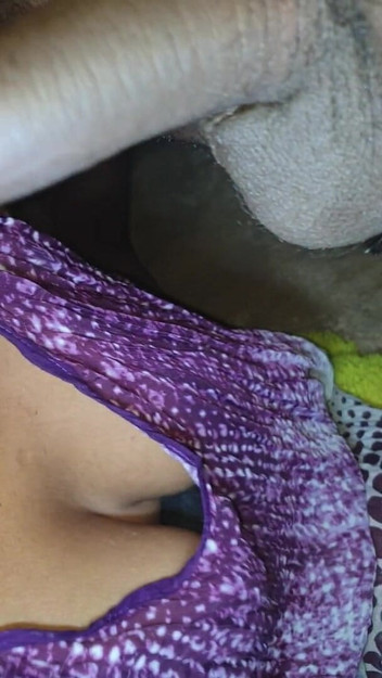 Tiyana: Pelacur remaja buatan rumah mengisap kontol kecil teman kantornya