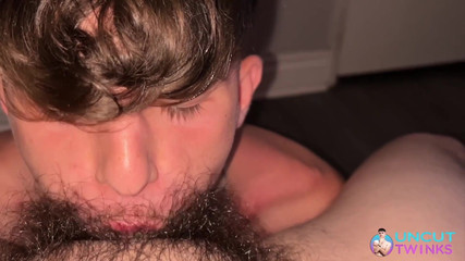 UncutTwinks: De latijnse misdadiger uit Alysje neukt blanke, ongecensureerde twink zonder...