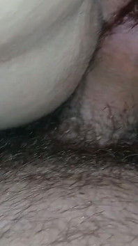 Wat lekker als de pik zich 's ochtends uitrekt zodra ik wakker word!