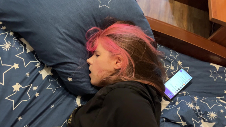 BubbleGum: 我的女友对吸烟上瘾了，她最喜欢的鸡巴