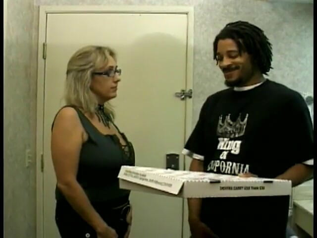First Black Sexperience: Black guy working as pizza delivery provides feel bored aged...