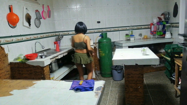 SAMANTA: 1 p私は私の夫がいないときに配管工をファックします