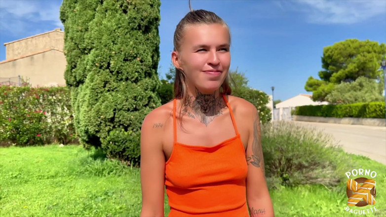 Porno Baguette: Mélanie, Beautiful Blonde, Wants to Get Fucked Really Hard
