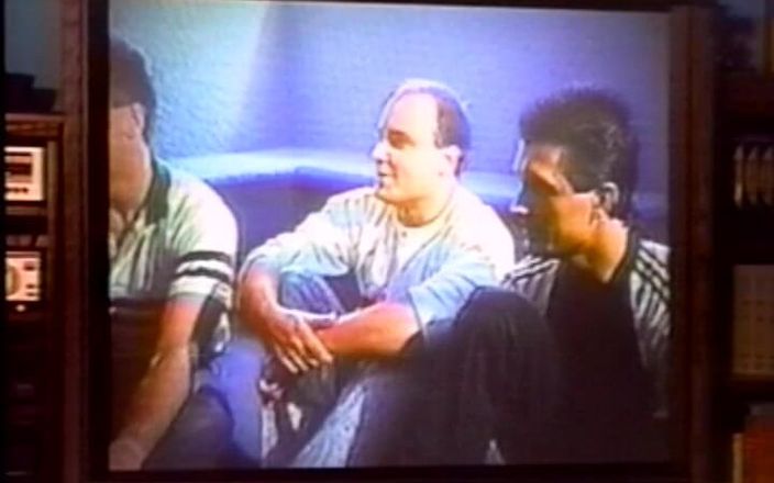 Gay RetroX VHS: Muži objevující tělesné cesty # 5