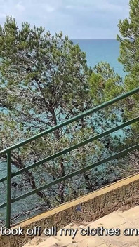 Vlog Lissa Brown jede na nudistickou pláž natočit vlastní video