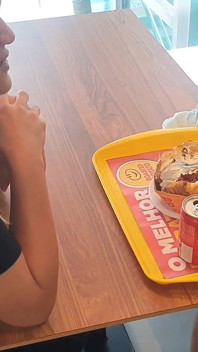 Sexo Em Essa Garota Em Troca De Chease Burguer