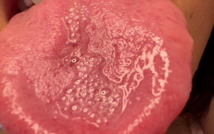 Asmr_mouth: Üstüme gel ve nefesimi kokla