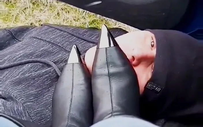 Mistressyammyboots: Leather boot licking in the car