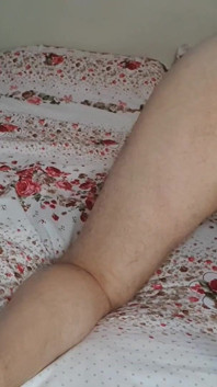 Extremos brinquedos inserção anal. Fodendo profundamente a bunda do meu marido com um enorme plug anal de 45cm