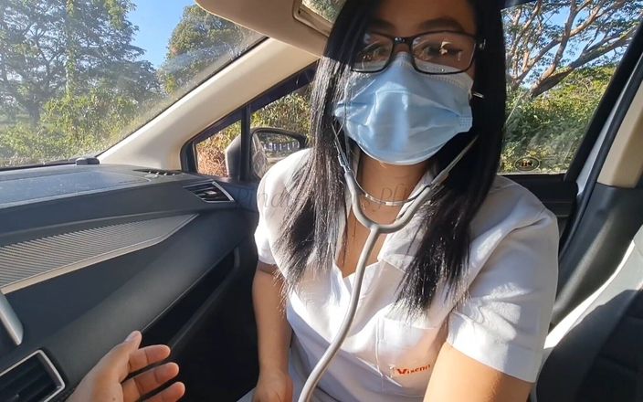 Pinay Lovers Ph: 菲律宾护士女孩在车内的道路上性交