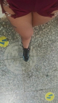 Conocí a una pequeña chica en las calles envía fotos y videos afeitarse polla fue a la habitación a follar y olvidar el condón - jhodez1