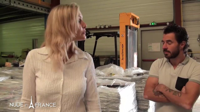 Nude in France: หัวหน้าสาวหีเงี่ยนเย็ดผู้สมัครงานกลางโกดังเลย
