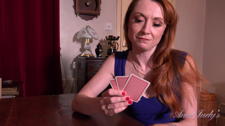 Aunt Judy's: Auntjudys - lily si tante seksi rambut merah lagi asik poker...