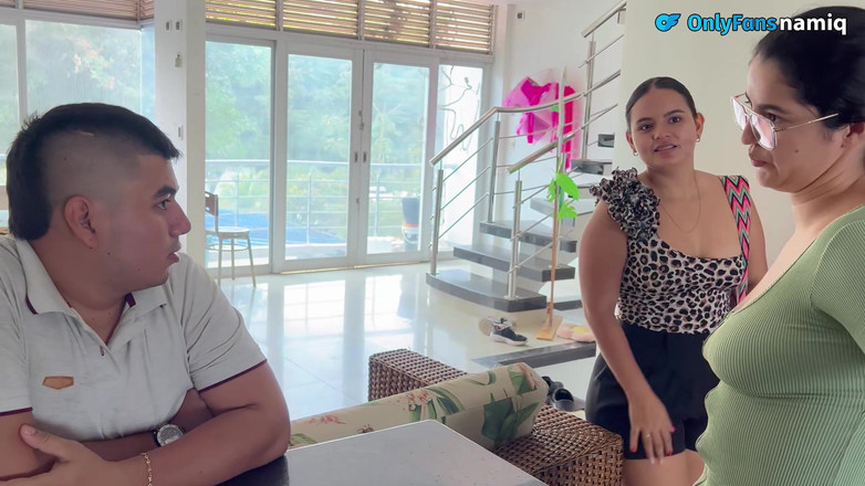 Roxxan: 不忠的婊子操第一个成长的婊子