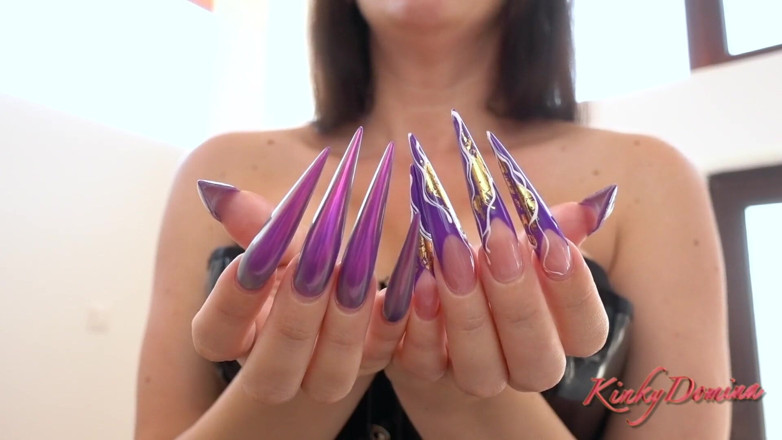 KinkyDomina: Adore mes longs ongles violets