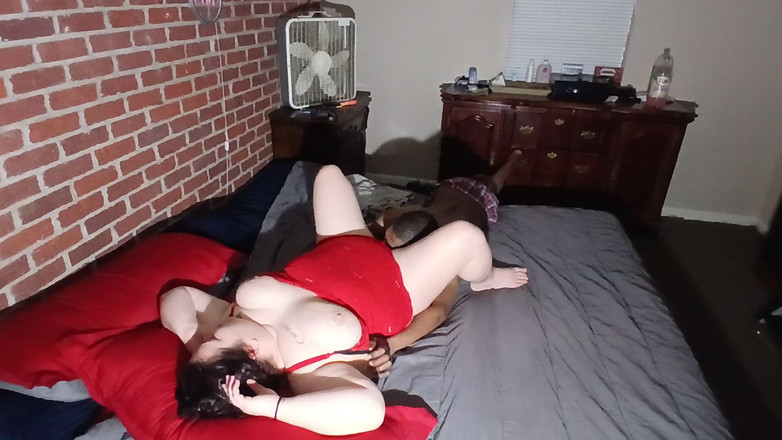 Sloppylynn: Bulleye把阴户弄湿了