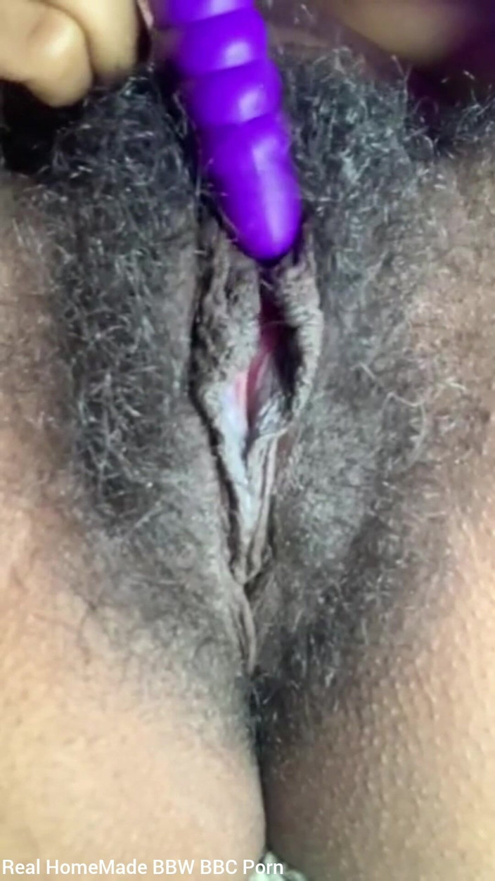 Super sexy ebony cuties: Cận cảnh kích thích âm vật lớn đầy lông của tôi chảy...