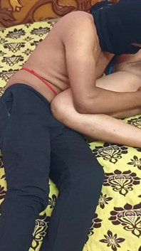 호텔 방에서 남편의 친구와 섹스