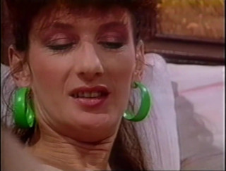 BiFantasy: Fiesta bisex de Amator en casa con straigths curiosos y...