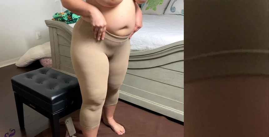 Peacock couple: Zrcadlo na zdi .... Kdo je ze všech nejmokřejší?