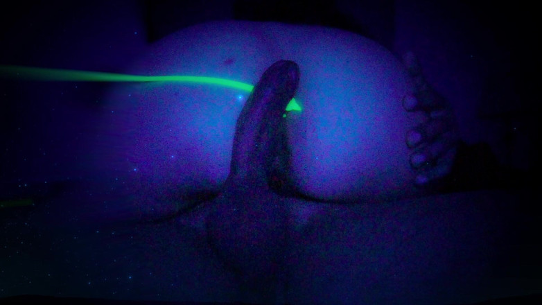 Moony: Молодая обнаженная художница вклинивает жесткий хуй ее фотографа между ее ягодицами для ее эротических-художественных экспериментов