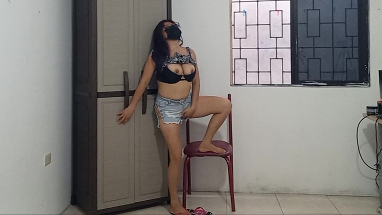 NEGRITA SEXY: Soțul meu mă lasă și merge la serviciu. Sunt excitată și el...