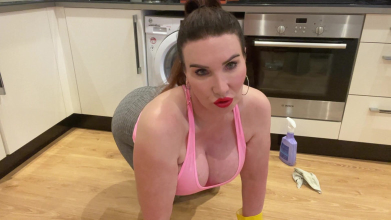 Sophie James: Горничная хочет твою сперму в задницу!!
