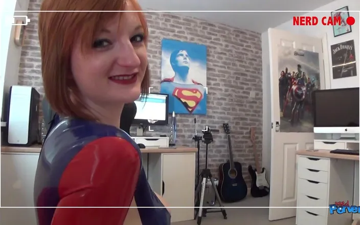 Nerd Pervert: Zara Durose - pvc性爱