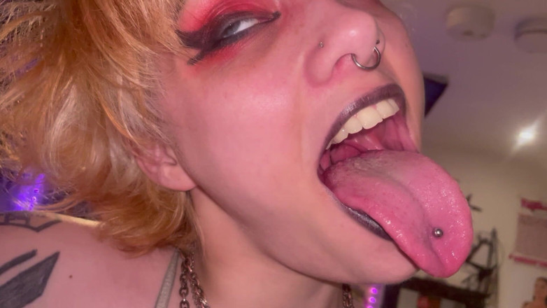 Glitterqueen1999: माउथ टूर जाहिल लड़की uvula tonsils दांतों की जीभ