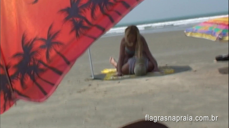 Amateurs videos: Pasangan Brazil berkongkek di pantai kosong