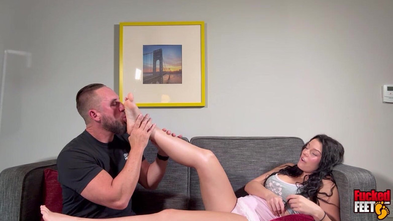 Fucked Feet: Die weichen sohlen der kloe Love lecken!