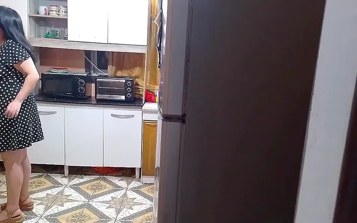 BBW Kelly Mom: Movie Scene Between Pots and Pans Fucking in the Kitchen