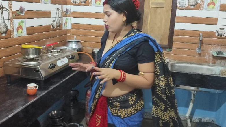 Sona bhabhi: Caliente india milf mucama esposa es seductora y follando duro,...