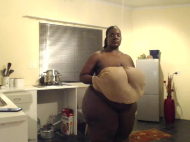 Legendary Booty Overdose: Negra culona milf aplaudiendo jugoso culo gordo