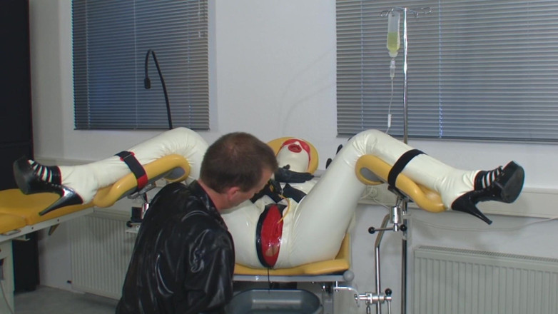 Rubber & Clinic Studio - 1ATOYS: Xtreme piservaring