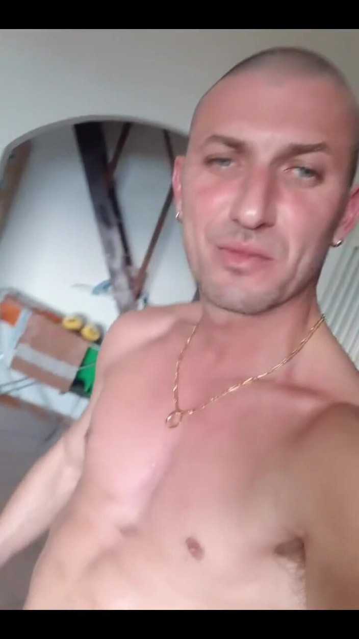 Boy jerking off: A casa da sola