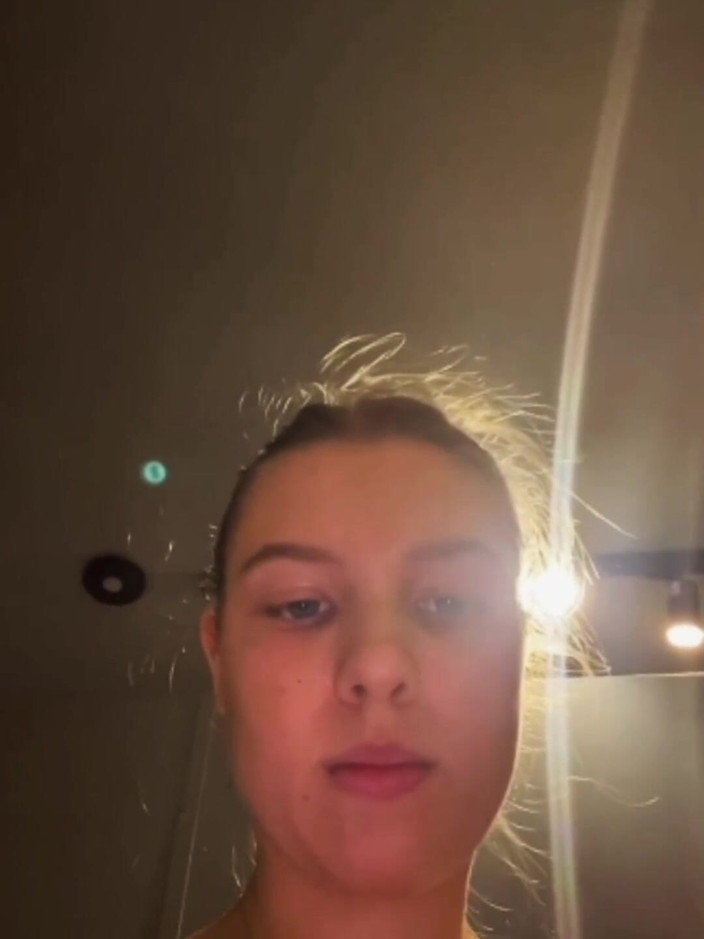 JuiceLussie: Stříkat. Obrovský anální kolík v těsném zadku