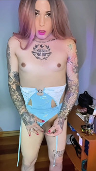 Nádherná Trans Dívka Emma Ink Masturbuje
