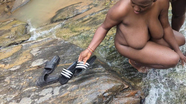 Bigdickmask1: MILF bertetek besar mahukan batang saya di aliran kampung dan...