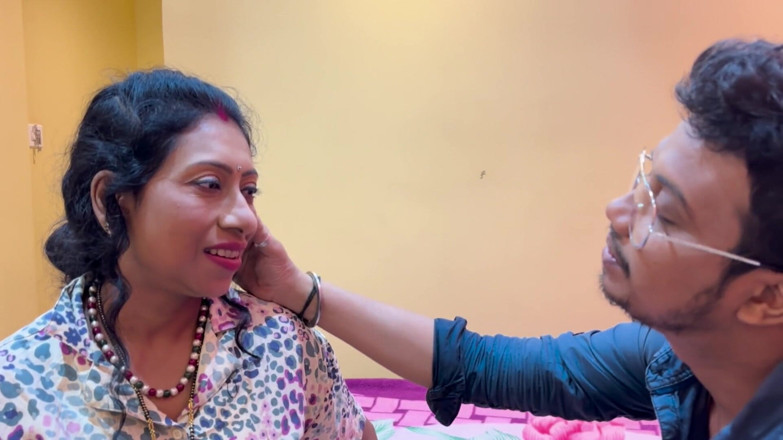 MrsEntertainer: Biwi Ko Bola Apne Boss Ko Pizda Kamsutra Ras Pilane...