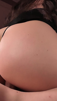 Miss monas cum hungry pussy menguras spermamu sampai kering dan muncrat berkali-kali
