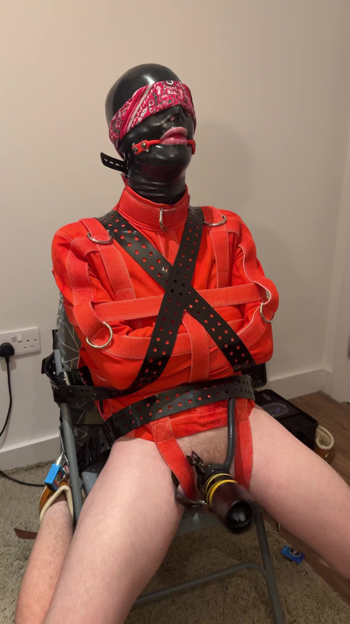 Inmate Cody and SubEdgeX: Strait-jacketed dan diusik