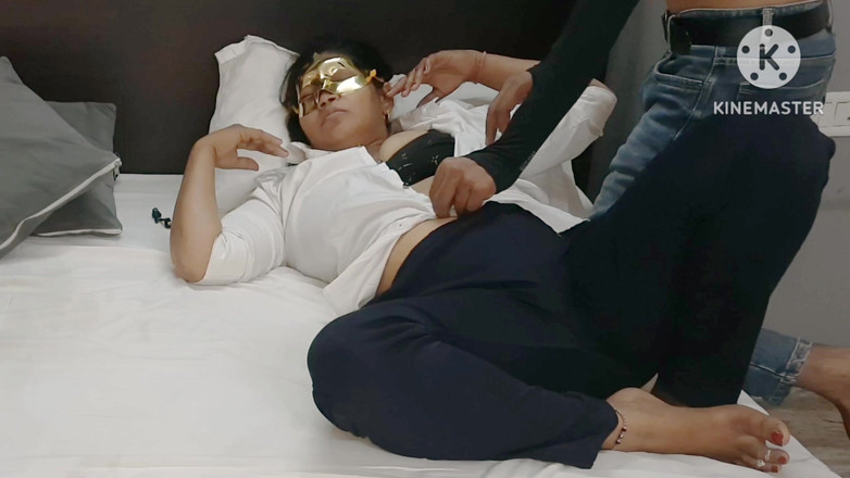 Play boy Maddy: Pooja Bhabhi Robienie obciąganie Jej Dick Devara bardzo ciężko