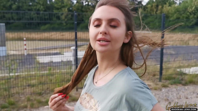 Goddess Lena: Întâlnire cu picioarele cu Birkenstock-sandale