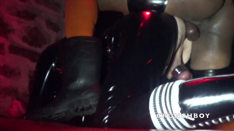 FETISH BDSM STUDIO: Christian Martin zonder condoom gebruikt door de beste zwarte meester
