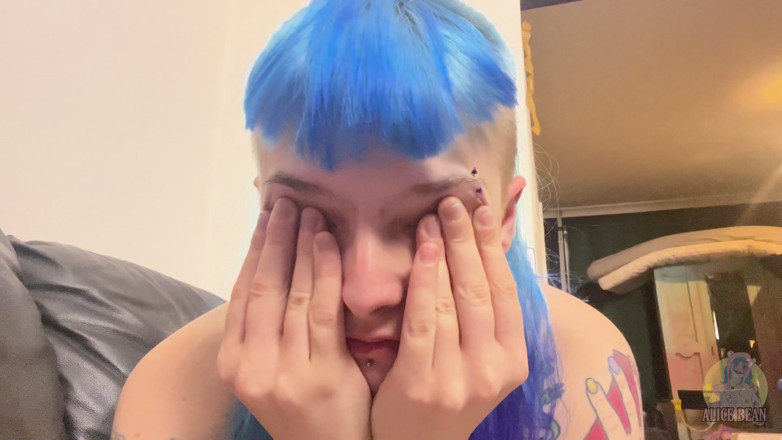 Alice Bean: Alice má bpd zhroucení s vytaženými kozami