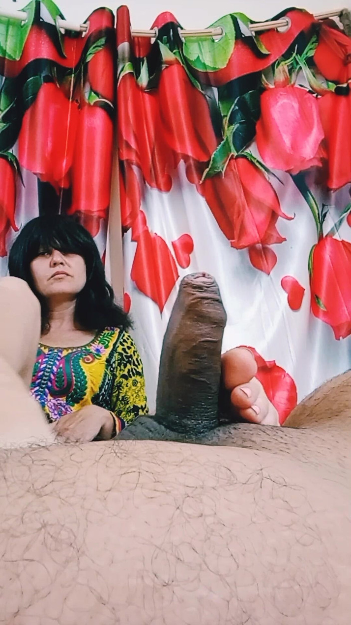 Bolly Karma: Ela mostra seus limites de luxúria